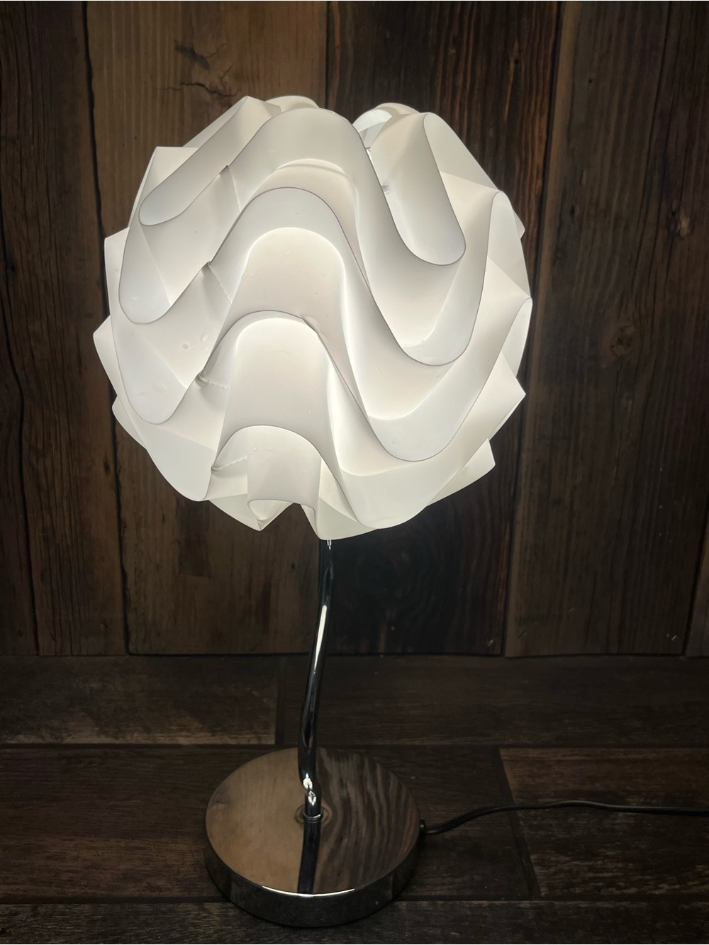 White Sculptural Table LampI